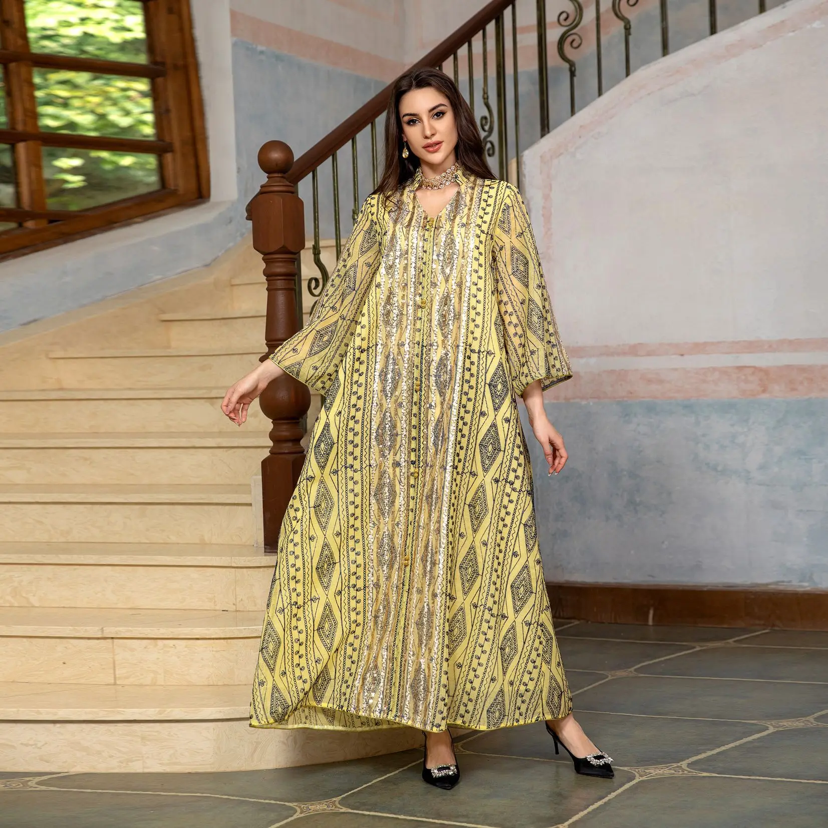 Ид Абая с вышивкой и блестками – обзор и цена Embroidery Kebaya